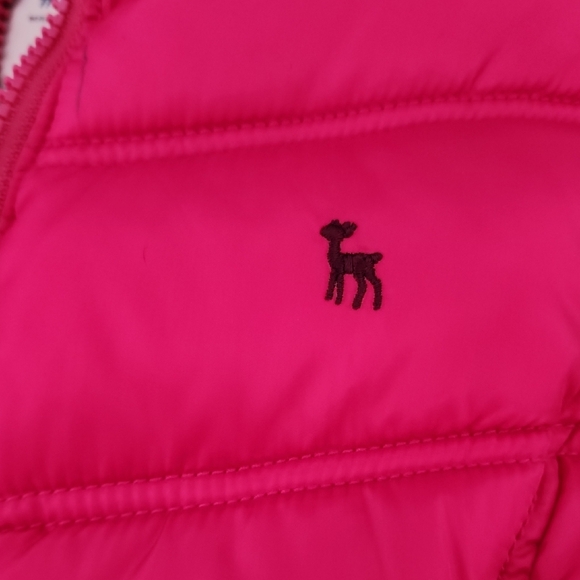 Old Navy Vibrant Pink Puffer Vest Kids sz Medium - Picture 3 of 7